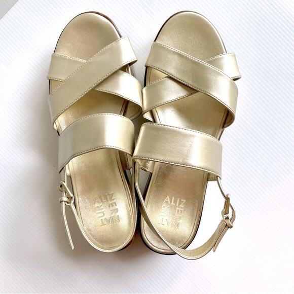 NATURALIZER Caryn Platform Sandal Gold Women's Size 8.5 Metallic Vegan Leather - Picture 4 of 9